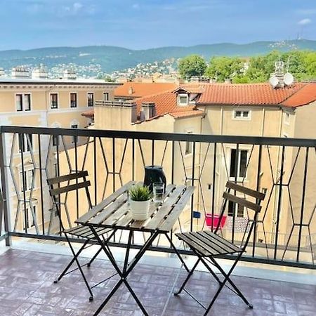 Leia Home W/Private Parking In Old Town Трієст Екстер'єр фото