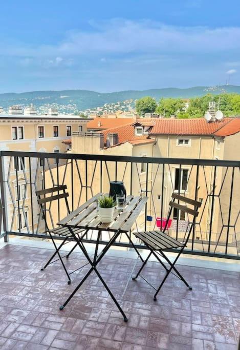 Leia Home W/Private Parking In Old Town Трієст Екстер'єр фото